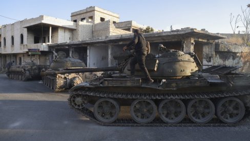 СИРИЈСКИ ПОБУЊЕНИЦИ НАПРЕДУЈУ КА ДАМАСКУ: Освојен град 20 километара од престонице СИРИЈСКИ ПОБУЊЕНИЦИ НАПРЕДУЈУ КА ДАМАСКУ: Освојен град 20 километара од престонице