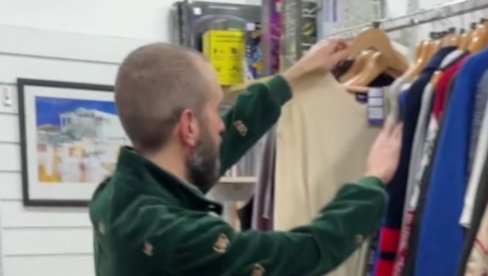Za 3.000 dinara kupili džemper u sekend hendu, nisu ni sanjali da je SKUPOCENO BLAGO - najskuplja linija od svih Za 3.000 dinara kupili džemper u sekend hendu, nisu ni sanjali da je SKUPOCENO BLAGO - najskuplja linija od svih