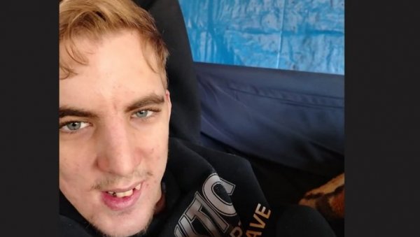 БУДИМО ХУМАНИ: Милану (24) након осам операција и прескупог лека из Јапана, и даље потребна наша помоћ БУДИМО ХУМАНИ: Милану (24) након осам операција и прескупог лека из Јапана, и даље потребна наша помоћ