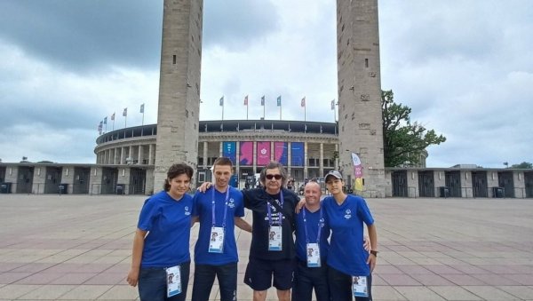 ОТВОРЕНА ИЗЛОЖБА: Зрењанин прославља 15 година Хенди спорта ОТВОРЕНА ИЗЛОЖБА: Зрењанин прославља 15 година Хенди спорта