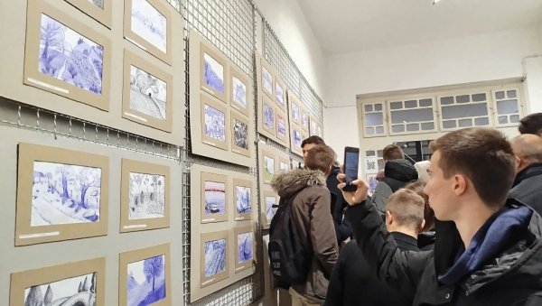 ПРОМОЦИЈА КРЕАТИВНОСТИ ПАРАЋИНСКИХ ГИМНАЗИЈАЛАЦА: Шта се све може хемијском оловком (ФОТО) ПРОМОЦИЈА КРЕАТИВНОСТИ ПАРАЋИНСКИХ ГИМНАЗИЈАЛАЦА: Шта се све може хемијском оловком (ФОТО)