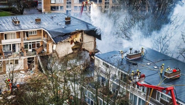 ХОРОР У ХАГУ: Најмање 20 људи заробљено под рушевинама, снажна експлозија уништила зграду ХОРОР У ХАГУ: Најмање 20 људи заробљено под рушевинама, снажна експлозија уништила зграду
