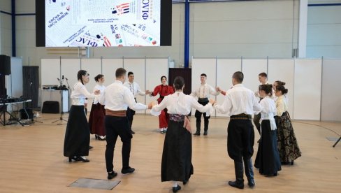 DANI SRPSKO-GRČKOG PRIJATELJSTVA U KRAGUJEVCU : Otvoren festival Grčka u srcu Srbije DANI SRPSKO-GRČKOG PRIJATELJSTVA U KRAGUJEVCU : Otvoren festival Grčka u srcu Srbije