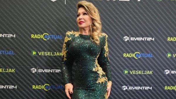 ДОКАЗАЛА ЗАШТО ЈЕ БРОЈ ЈЕДАН У РЕГИОНУ: Љубљана на ногама због Неде Украден (ФОТО) ДОКАЗАЛА ЗАШТО ЈЕ БРОЈ ЈЕДАН У РЕГИОНУ: Љубљана на ногама због Неде Украден (ФОТО)