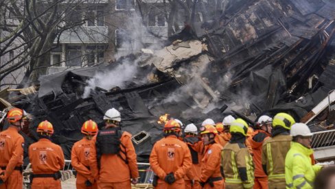 TRAGEDIJA U HAGU: Broj žrtava nakon eksplozije porastao, a tri osobe povređene (FOTO) TRAGEDIJA U HAGU: Broj žrtava nakon eksplozije porastao, a tri osobe povređene (FOTO)