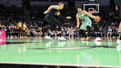 NI ODLIČNI MICIĆ NIJE POMOGAO: Srbin sjajan u porazu Šarlota od najboljeg tima NBA lige NI ODLIČNI MICIĆ NIJE POMOGAO: Srbin sjajan u porazu Šarlota od najboljeg tima NBA lige