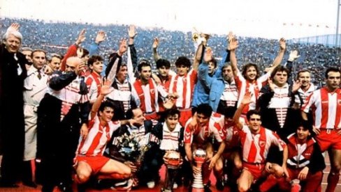 KONAČNO OTKRIVENO! Evo kako je Crvena zvezda zgazila Kolo Kolo i postala prvak sveta sa igračem manje! (VIDEO) KONAČNO OTKRIVENO! Evo kako je Crvena zvezda zgazila Kolo Kolo i postala prvak sveta sa igračem manje! (VIDEO)