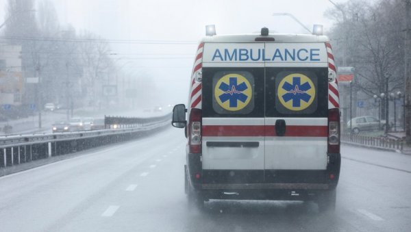 МАСОВНО ТРОВАЊЕ УГЉЕН-МОНОКСИДОМ: Отровало се 26 људи, 17 хоспитализовано МАСОВНО ТРОВАЊЕ УГЉЕН-МОНОКСИДОМ: Отровало се 26 људи, 17 хоспитализовано