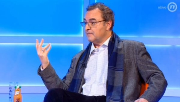 АНТИСРПСКИ ЕКСТРЕМИСТИ УПУТИЛИ НИЗ ГНУСНИХ УВРЕДА: Поред уличног насиља појачали и кампању срамног вређања Вучића (ВИДЕО) АНТИСРПСКИ ЕКСТРЕМИСТИ УПУТИЛИ НИЗ ГНУСНИХ УВРЕДА: Поред уличног насиља појачали и кампању срамног вређања Вучића (ВИДЕО)