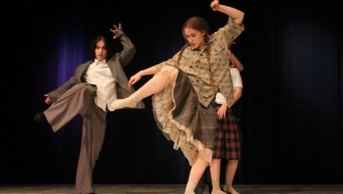 FESTIVAL MLADIH KOREOGRAFA ISKORAK: Priznanja za interpretacije i kreativnost na temu Plesni vremeplov FESTIVAL MLADIH KOREOGRAFA ISKORAK: Priznanja za interpretacije i kreativnost na temu Plesni vremeplov
