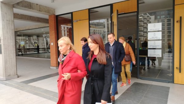 НЕКО ЈЕ ХТЕО ДА НАС УБИЈЕ: Супруга и деца Драгослава Космајца сведочили за бачене бомбе у њихова дворишта НЕКО ЈЕ ХТЕО ДА НАС УБИЈЕ: Супруга и деца Драгослава Космајца сведочили за бачене бомбе у њихова дворишта