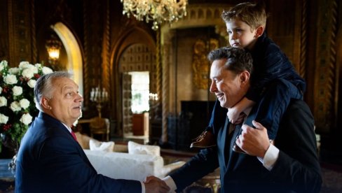 ORBAN NA FLORIDI SA TRAMPOM I MASKOM: Budućnost je počela! (FOTO) ORBAN NA FLORIDI SA TRAMPOM I MASKOM: Budućnost je počela! (FOTO)