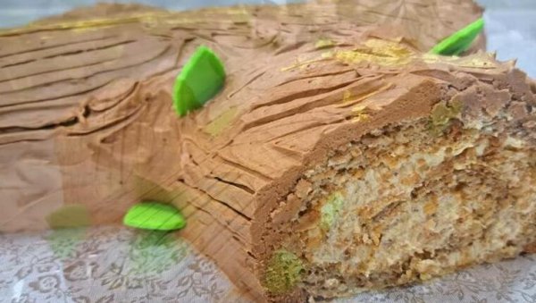 ЧОКОЛАДНА КРАЉИЦА БЕЗ КОЈЕ СУ ПРАЗНИЦИ НЕЗАМИСЛИВИ: Пањ торта (ВИДЕО) ЧОКОЛАДНА КРАЉИЦА БЕЗ КОЈЕ СУ ПРАЗНИЦИ НЕЗАМИСЛИВИ: Пањ торта (ВИДЕО)
