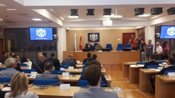 ДНЕВНИ РЕД БЕЗ ШАХОВИЋА : Скупштина Црне Горе није уврстила у разматрање предлог БС ДНЕВНИ РЕД БЕЗ ШАХОВИЋА : Скупштина Црне Горе није уврстила у разматрање предлог БС