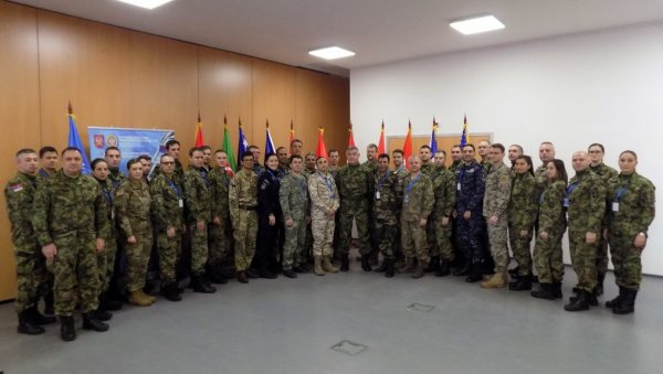 ОБУКА У БАЗИ КОД БУЈАНОВЦА: Српски и војници из још девет држава на заједничкој обуци ОБУКА У БАЗИ КОД БУЈАНОВЦА: Српски и војници из још девет држава на заједничкој обуци