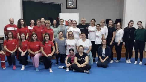 BESPLATAN TRENING SAMOODBRANE: Tradicionalna akcija Karate kluba Banatski cvet iz Zrenjanina BESPLATAN TRENING SAMOODBRANE: Tradicionalna akcija Karate kluba Banatski cvet iz Zrenjanina