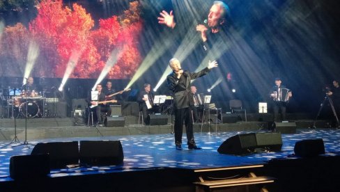 TEK SMO POČELI: Miroslav Ilić velikim tradicionalnim rođendanskim koncertom oduševio beogradsku publiku TEK SMO POČELI: Miroslav Ilić velikim tradicionalnim rođendanskim koncertom oduševio beogradsku publiku