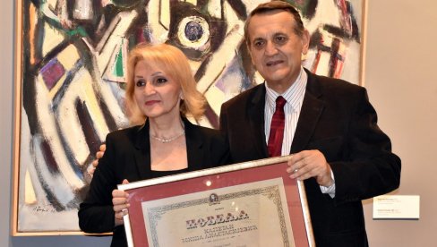 “KAPETAN MIŠA“ NAŠOJ NOVINARKI JOVANKI SIMIĆ : U Novom Sadu uručeno tradicionalno priznanje posvećeno velikom zadužbinaru “KAPETAN MIŠA“ NAŠOJ NOVINARKI JOVANKI SIMIĆ : U Novom Sadu uručeno tradicionalno priznanje posvećeno velikom zadužbinaru