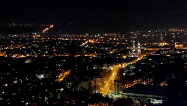АРАНЖМАНИ СКУПЉИ, А СКОРО ПОПУЊЕНИ: Нову годину у Вршцу традиционално ће дочекати велики број Румуна АРАНЖМАНИ СКУПЉИ, А СКОРО ПОПУЊЕНИ: Нову годину у Вршцу традиционално ће дочекати велики број Румуна