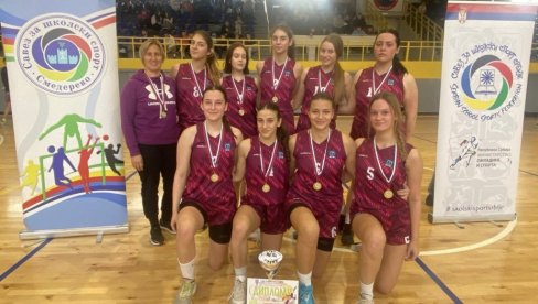 OPET IDU NA DRŽAVNO TAKMIČENJE: Košarkašice Gimnazije u Paraćinu bez premca OPET IDU NA DRŽAVNO TAKMIČENJE: Košarkašice Gimnazije u Paraćinu bez premca