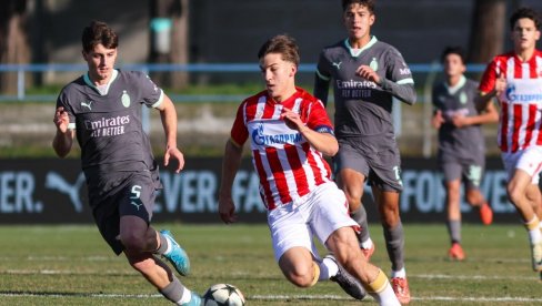 LIGA ŠAMPIONA OVO NE PAMTI: Crvena zvezda zgazila Milan usred Italije, i to sa igračem manje! (FOTO/VIDEO) LIGA ŠAMPIONA OVO NE PAMTI: Crvena zvezda zgazila Milan usred Italije, i to sa igračem manje! (FOTO/VIDEO)