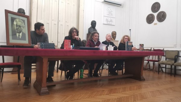 ДОДЕЉЕНЕ НАГРАДЕ МИЛОШ Н. ЂУРИЋ: Заблистали књижевни преводиоци ДОДЕЉЕНЕ НАГРАДЕ МИЛОШ Н. ЂУРИЋ: Заблистали књижевни преводиоци