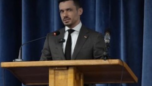 PODIGLI SMO PENZIJE ZA ČAK 73 ODSTO Ognjenović se obratio penzionerima na savetovanju u Vrnjačkoj Banji (VIDEO) PODIGLI SMO PENZIJE ZA ČAK 73 ODSTO Ognjenović se obratio penzionerima na savetovanju u Vrnjačkoj Banji (VIDEO)