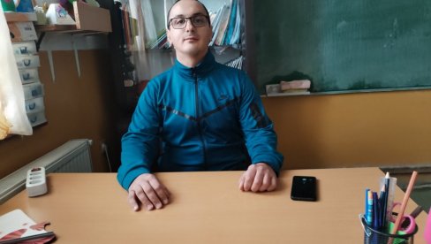 BLAGOSLOV JE ŽIVETI U RODNOM SELU: Profesor istorije Stefan Stojanović iz Lopardinca kraj Bujanovca i dalje veran zavičaju (FOTO) BLAGOSLOV JE ŽIVETI U RODNOM SELU: Profesor istorije Stefan Stojanović iz Lopardinca kraj Bujanovca i dalje veran zavičaju (FOTO)