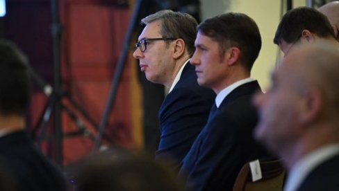 ВУЧИЋ НА СВЕЧАНОЈ АКАДЕМИЈИ ПОВОДОМ ОБЕЛЕЖАВАЊА 30 ГОДИНА СВМ: Данас немамо веће пријатеље ВУЧИЋ НА СВЕЧАНОЈ АКАДЕМИЈИ ПОВОДОМ ОБЕЛЕЖАВАЊА 30 ГОДИНА СВМ: Данас немамо веће пријатеље