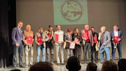 PUPIN I PULICER DVE STRANE ISTOG NOVČIĆA: Svečanost u Zrenjaninu povodom obeležavanja dva jubileja (FOTO) PUPIN I PULICER DVE STRANE ISTOG NOVČIĆA: Svečanost u Zrenjaninu povodom obeležavanja dva jubileja (FOTO)