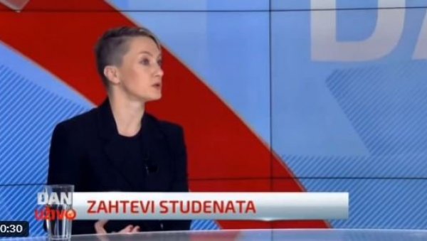 ОПОЗИЦИЈА ИМА НОВИ ЗАХТЕВ: Јесте Вучић објавио документацију о надстрешници, али нам треба неко ко ће је растумачити (ВИДЕО) ОПОЗИЦИЈА ИМА НОВИ ЗАХТЕВ: Јесте Вучић објавио документацију о надстрешници, али нам треба неко ко ће је растумачити (ВИДЕО)
