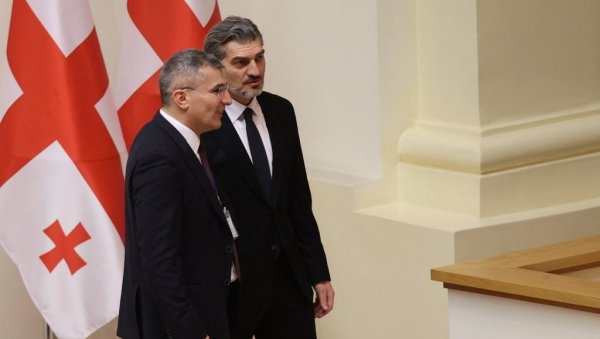 БИВШИ ФУДБАЛЕР НА ВРХУ ДРЖАВЕ: Некадашњи играч Манчестер ситија нови је председник Грузије БИВШИ ФУДБАЛЕР НА ВРХУ ДРЖАВЕ: Некадашњи играч Манчестер ситија нови је председник Грузије