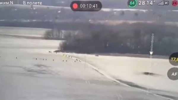 ПОЈАВИЛИ СЕ ПРВИ СНИМЦИ КИМОВЕ ВОЈСКЕ У РАТНОЈ АКЦИЈИ? Огласио се Зеленски - Почели су да их користе овде (ВИДЕО) ПОЈАВИЛИ СЕ ПРВИ СНИМЦИ КИМОВЕ ВОЈСКЕ У РАТНОЈ АКЦИЈИ? Огласио се Зеленски - Почели су да их користе овде (ВИДЕО)