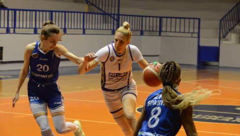 „MALENE“ RUTINSKI DO POBEDE: Košarkašice Kraljeva ubedljivo savladale Spartak iz Subotice „MALENE“ RUTINSKI DO POBEDE: Košarkašice Kraljeva ubedljivo savladale Spartak iz Subotice