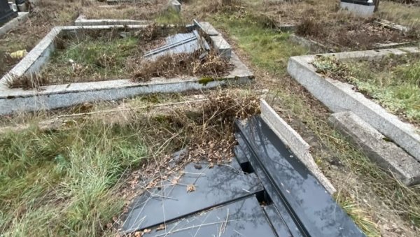 ПРИШТИНИ СМЕТАЈУ И МРТВИ СРБИ: Иживљавање Албанаца на КиМ - За четврт века порушили 10.000 гробова наших сународника ПРИШТИНИ СМЕТАЈУ И МРТВИ СРБИ: Иживљавање Албанаца на КиМ - За четврт века порушили 10.000 гробова наших сународника