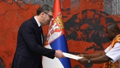 SRDAČAN I PRIJATELJSKI RAZGOVOR Vučić sa novoimenovanim ambasadorom Gane u Srbiji (FOTO) SRDAČAN I PRIJATELJSKI RAZGOVOR Vučić sa novoimenovanim ambasadorom Gane u Srbiji (FOTO)