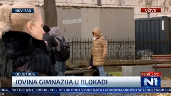 СРАМНО: Ђиласовка поново извела децу на свој политички перформанс СРАМНО: Ђиласовка поново извела децу на свој политички перформанс