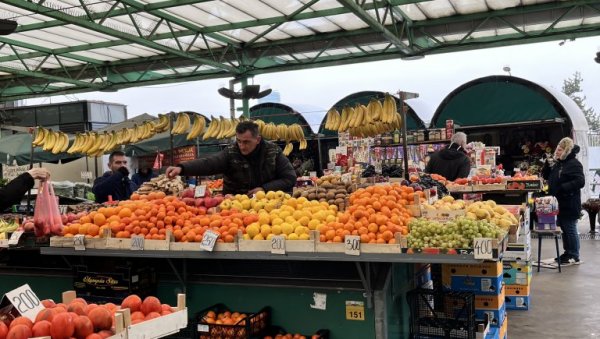 КИЛО ОРАХА 1.000, А РИБА ИДЕ И ДО 3.200 ДИНАРА: Ово су цене посних намирница на пијацама у Београду КИЛО ОРАХА 1.000, А РИБА ИДЕ И ДО 3.200 ДИНАРА: Ово су цене посних намирница на пијацама у Београду