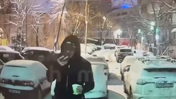 ЈЕЗИВО: Последњи минути живота Јаниса Тиме снимљени камером, после овога се убио (ВИДЕО) ЈЕЗИВО: Последњи минути живота Јаниса Тиме снимљени камером, после овога се убио (ВИДЕО)