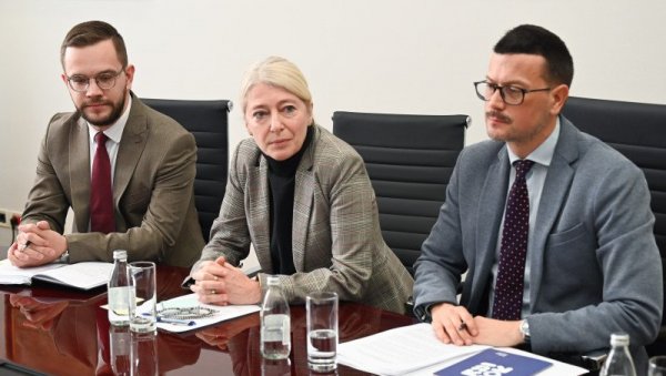 ПОМОЋ ЦЕНТРИМА ЗА ТАЛЕНТЕ: Министарство науке расписује конкурс за доделу новца ПОМОЋ ЦЕНТРИМА ЗА ТАЛЕНТЕ: Министарство науке расписује конкурс за доделу новца