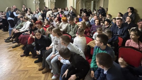 ЗА НАЈБОЉЕ ЂАКЕ И СТУДЕНТЕ: Светосавске стипендије обезбеђене за 22. најуспешнијих из Зрењанина и Житишта ЗА НАЈБОЉЕ ЂАКЕ И СТУДЕНТЕ: Светосавске стипендије обезбеђене за 22. најуспешнијих из Зрењанина и Житишта