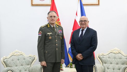MOJSILOVIĆ SA PIČOM: Međunarodno prisustvo na KiM jedini garant bezbednosti Srba MOJSILOVIĆ SA PIČOM: Međunarodno prisustvo na KiM jedini garant bezbednosti Srba