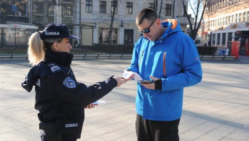 ZABRANJENA PRODAJA MALOLETNICIMA: Pojačana kontrola prometa prirotehnike u Kraljevu ZABRANJENA PRODAJA MALOLETNICIMA: Pojačana kontrola prometa prirotehnike u Kraljevu