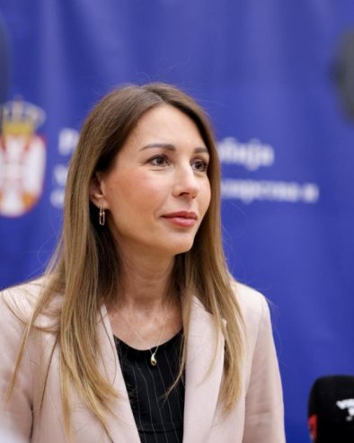 НЕ САГЛЕДАВАТЕ РЕАЛНО ВЕЋ СКУПЉАТЕ ПОЛИТИЧКЕ ПОЕНЕ Ђедовић Хандановић оштро узвратила Никезићу