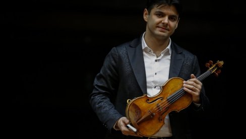 KONCERT FILHARMONIJE NA KOLARCU: Virtuoz na violini pred beogradskom publikom KONCERT FILHARMONIJE NA KOLARCU: Virtuoz na violini pred beogradskom publikom