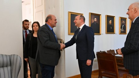 SARADNJA SA TRI GRADA : Kulturni doprinos Ogranka Francuskog instituta u Novom Sadu SARADNJA SA TRI GRADA : Kulturni doprinos Ogranka Francuskog instituta u Novom Sadu