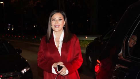 CECA ZAPOSLILA AZIJATKINJU: Kućna pomoćnica iz vile na izašla na Svetog Nikolu (FOTO) CECA ZAPOSLILA AZIJATKINJU: Kućna pomoćnica iz vile na izašla na Svetog Nikolu (FOTO)