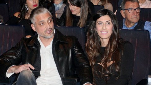 ГДЕ ЈЕ ДАНАС ЧЕДИНА БИВША ЖЕНА? Јелена ужива у Америци - са новим дечком