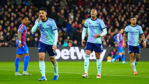 ARSENAL UBEDLJIV U LONDONSKOM DERBIJU: Nova goleada tobdžija u Premijer ligi ARSENAL UBEDLJIV U LONDONSKOM DERBIJU: Nova goleada tobdžija u Premijer ligi