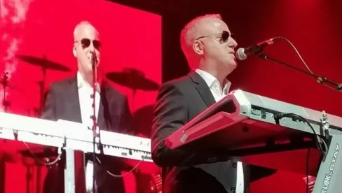 OVO JE JEDAN OD NAJLEPŠIH TRENUTAKA U MOJOJ KARIJERI: Saša Matić koncertom oduševio Skoplje (FOTO) OVO JE JEDAN OD NAJLEPŠIH TRENUTAKA U MOJOJ KARIJERI: Saša Matić koncertom oduševio Skoplje (FOTO)